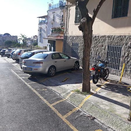 Vomero House With Free Parking 410 Cm Napoli Ngoại thất bức ảnh