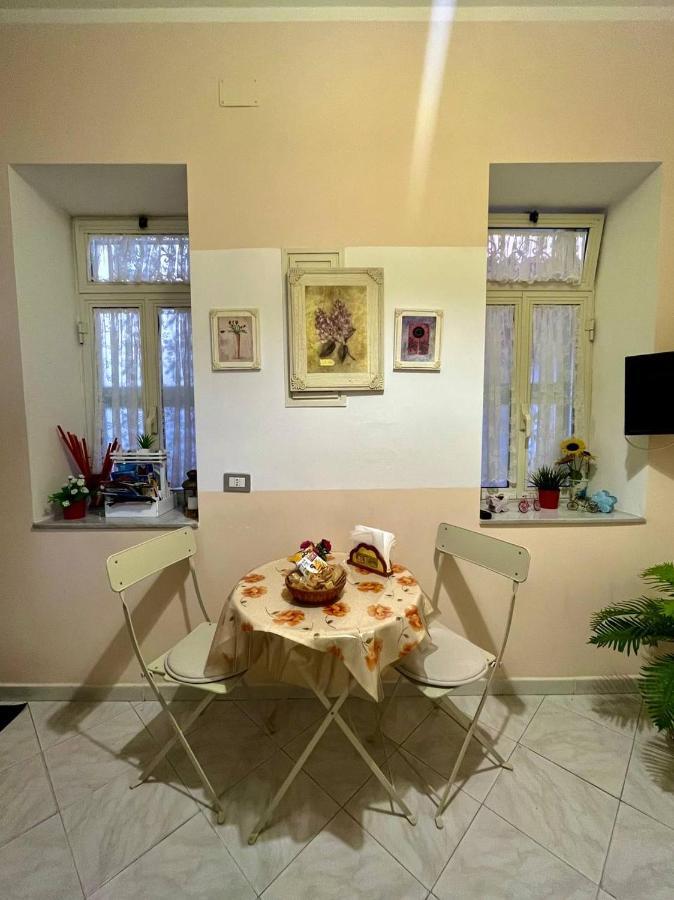 Vomero House With Free Parking 410 Cm Napoli Ngoại thất bức ảnh